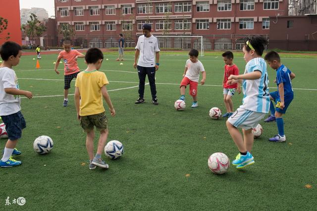 英超-帕尔默传射杰克逊破门 切尔西3-0维拉