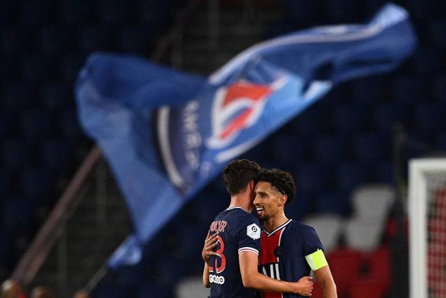 骑士大胜公牛开季14连胜 鹈鹕力克掘金止5连败